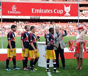 Emirates Cup Trophy Presentation. Arsenal 1:1 New York Red Bulls. Emirates Cup Day 2 Emirates Cup Trophy Presentation. Arsenal 1:1 New York Red Bulls. Emirates Cup Day 2