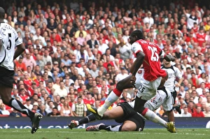 Emmanuel Adebayor shoots past Fulham goalkeeper Antti Niemi to score the 2nd Arsenal goal Emmanuel Adebayor shoots past Fulham goalkeeper Antti Niemi to score the 2nd Arsenal goal