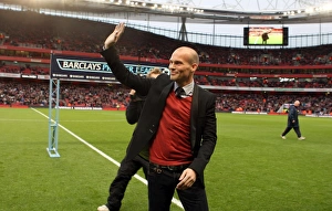 Freddie Ljungberg (Ex Arsenal) waves to the fans before the match. Arsenal 2:0 Stoke City Freddie Ljungberg (Ex Arsenal) waves to the fans before the match. Arsenal 2:0 Stoke City