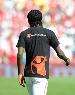 Gervinho (Arsenal) in a Save the Children t shirt. Arsenal 1:1 New York Red Bulls Gervinho (Arsenal) in a Save the Children t shirt. Arsenal 1:1 New York Red Bulls