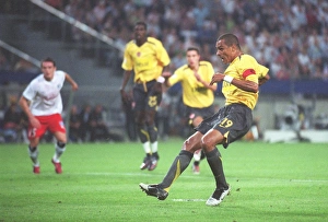 Gilberto shoots past substitute goalkeeper Stefan Wachter to score the 1st Arsenal goal Gilberto shoots past substitute goalkeeper Stefan Wachter to score the 1st Arsenal goal