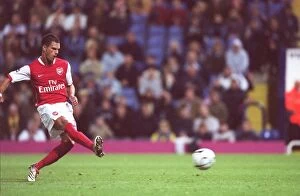 Images Dated 25th October 2006: Jeremie Aliadiere scores Arsenals 1st goal from the penalty spot