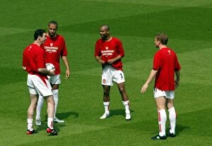 Images Dated 25th September 2002: (L>R) Martin Keown, Thierry Henry, Ashley Cole and Ray Parlour (Arsenal) warm up before the match