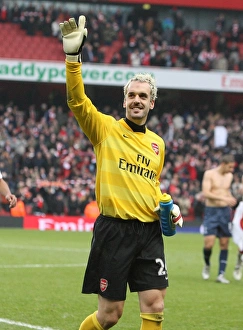 Manuel Almunia (Arsenal) celebrates after the match Manuel Almunia (Arsenal) celebrates after the match