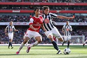 Marouane Chamakh (Arsenal) Jonas Olsson (WBA). Arsenal 2:3 West Bromwich Albion Marouane Chamakh (Arsenal) Jonas Olsson (WBA). Arsenal 2:3 West Bromwich Albion