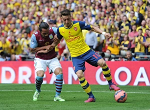 Mesut Ozil (Arsenal) Kieran Richardson (Villa). Arsenal 4:0 Aston Villa. FA Cup Final Mesut Ozil (Arsenal) Kieran Richardson (Villa). Arsenal 4:0 Aston Villa. FA Cup Final