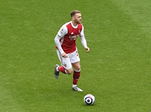 NEWCASTLE UPON TYNE, ENGLAND - MAY 02: Calum Chambers of Arsenal during the Premier NEWCASTLE UPON TYNE, ENGLAND - MAY 02: Calum Chambers of Arsenal during the Premier
