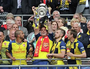 Olivier Giroud (Arsenal) lift the FA Cup after the match. Arsenal 4:0 Aston Villa Olivier Giroud (Arsenal) lift the FA Cup after the match. Arsenal 4:0 Aston Villa