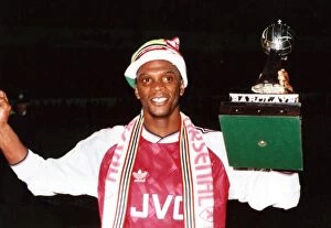 Images Dated 8th April 2005: Paul Davis with the League Championship Trophy. Arsenal v Manchester United