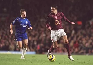 Images Dated 23rd December 2005: Robin van Persie (Arensal) Joe Cole (Chelsea). Arsenal 0: 2 Chelsea