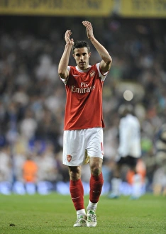 Robin van Persie (Arsenal) claps the fans after the match. Tottenham Hotspur 3:3 Arsenal Robin van Persie (Arsenal) claps the fans after the match. Tottenham Hotspur 3:3 Arsenal