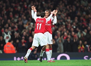 Images Dated 2nd January 2007: Robin van Persie celebrates scoring his 1st goal Arsenals 3rd from the penalty spot with Thierry Henry