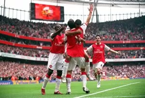 Images Dated 1st November 2007: Robin van Persie celebrates scoring Arsenals 3rd goal his 2nd with Theo Walcott