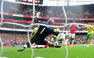 Robin van Persie scores his 2nd goal for Arsenal past John Ruddy (Norwich) Arsenal 3 Robin van Persie scores his 2nd goal for Arsenal past John Ruddy (Norwich) Arsenal 3
