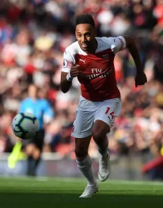 Arsenal Football Club Print: Pierre-Emerick Aubameyang (Arsenal) vs Everton