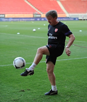 Terry Burton Arsenal U19 Manager. Olympiacos U19 2:0 Arsenal U19. NextGen Series Terry Burton Arsenal U19 Manager. Olympiacos U19 2:0 Arsenal U19. NextGen Series