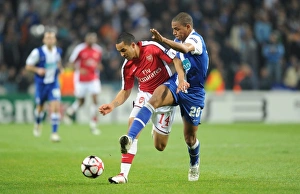 Theo Walcott (Arsenal) Fernando (Porto). FC Porto 2:1 Arsenal, UEFA Champions League Theo Walcott (Arsenal) Fernando (Porto). FC Porto 2:1 Arsenal, UEFA Champions League