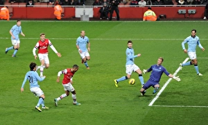 Theo Walcott (Arsenal) Joe Hart (Man City). Arsenal 0:2 Manchester City. Barclays Premier League Theo Walcott (Arsenal) Joe Hart (Man City). Arsenal 0:2 Manchester City. Barclays Premier League