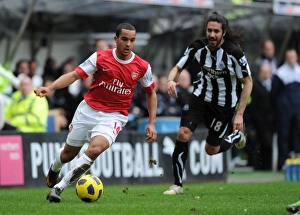 Theo Walcott (Arsenal) Jonas Gutierrez (Newcastle). Newcastle United 4:4 Arsenal Theo Walcott (Arsenal) Jonas Gutierrez (Newcastle). Newcastle United 4:4 Arsenal