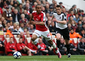 Theo Walcott (Arsenal) Nicky Shorey (Fulham). Arsenal 4:0 Fulham. Barclays Premier League Theo Walcott (Arsenal) Nicky Shorey (Fulham). Arsenal 4:0 Fulham. Barclays Premier League