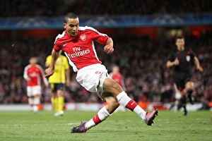 Theo Walcott scores Arsenal's 1st goal. Arsenal 2:2 Barcelona. UEFA Champions League Theo Walcott scores Arsenal's 1st goal. Arsenal 2:2 Barcelona. UEFA Champions League