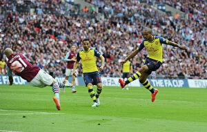 Aston Villa Collection: Theo Walcott's Game-Winning FA Cup Final Goal for Arsenal against Aston Villa, 2015