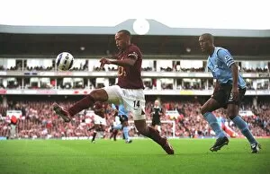Images Dated 25th October 2005: Thierry Henry (Arsenal) Sylvain Distin (Man City). Arsenal 1: 0 Manchester City