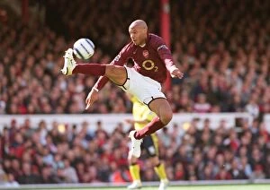 Images Dated 3rd April 2006: Thierry Henry brings the ball down on his way to scoring his 1st, Arsenals 2nd goal