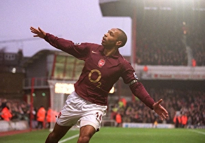 Legends/ex players henry thierry/thierry henry celebrates scoring arsenals 3rd Legends/ex players henry thierry/thierry henry celebrates scoring arsenals 3rd