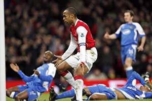 Thierry Henry watches the ball go into the net for Arsenals 1st goal Thierry Henry watches the ball go into the net for Arsenals 1st goal