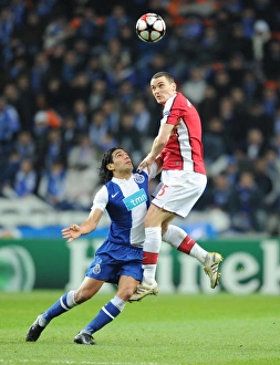 Thomas Vermaelen (Arsenal) Falcao (Porto). FC Porto 2:1 Arsenal, UEFA Champions League Thomas Vermaelen (Arsenal) Falcao (Porto). FC Porto 2:1 Arsenal, UEFA Champions League