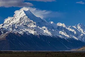 Mountain scenery near Lake Pukaki in Canterbury, New Zealand Mountain scenery near Lake Pukaki in Canterbury, New Zealand