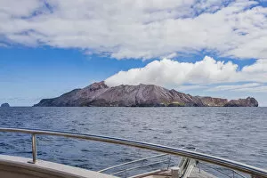 Bay of Plenty Gallery: The volcanic White Island in Bay of Plenty, New Zealand