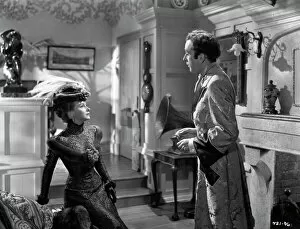 Black & White Prints: A production still image from Kind Hearts And Coronets (1949)