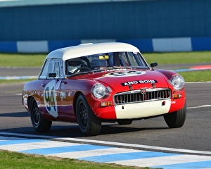 <b class=qtipBold><figcaption>CJ6 7729 Andrew Bentley, MG B</figcaption></b><br>Andrew Bentley, MG B, Guards Trophy, HSCC, Season Opener, Saturday, 8th April 2017, Donington Park, Chris McEvoy, circuit racing, CJM Photography, classic cars, Donington, Donington Park, England, historic cars, Historic Racing, Championship, Historic Sports Car Club, HSCC, HSCC Donington Park, motor racing, motor sport, motorsport, nostalgia, Race Meeting, racing cars, retro, circuit racing, outdoors, Derbyshire,<br><em>© 2017 Chris McEvoy, www.cjm-photography.co.uk, all rights reserved</em> CJ6 7729 Andrew Bentley, MG B