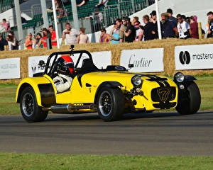 <b class=qtipBold><figcaption>CJ6 9173 Caterham Seven 620R</figcaption></b><br>Caterham Seven 620R, Goodwood Festival of Speed, 2017, Peaks of Performance, Motorsports Game Changers, automobiles, cars, entertainment, Festival of Speed, FoS, Goodwood, heritage, contemporary, modern, hill climb, July, June, motor sport, motorcars, nostalgia, racing, speed, sports, West Sussex.<br><em>© 2017 Chris McEvoy, www.cjm-photography.co.uk, all rights reserved</em> CJ6 9173 Caterham Seven 620R