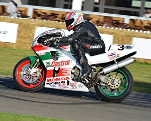 <b class=qtipBold><figcaption>CJ6 9280 Clive White, Honda RC45</figcaption></b><br>Clive White, Honda RC45, Goodwood Festival of Speed, 2017, Peaks of Performance, Motorsports Game Changers, automobiles, cars, entertainment, Festival of Speed, FoS, Goodwood, heritage, contemporary, modern, hill climb, July, June, motor sport, motorcars, nostalgia, racing, speed, sports, West Sussex., Moving Motor Show, motor bike racing, sports bikes, motor cycles, motorcycles, bikes, two wheels,<br><em>© 2017 Chris McEvoy, www.cjm-photography.co.uk, all rights reserved</em> CJ6 9280 Clive White, Honda RC45