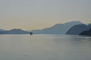 CJ8 1180 Cruise ship sailing out of Galcier bay CJ8 1180 Cruise ship sailing out of Galcier bay