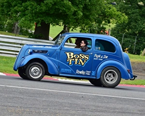 <b class=qtipBold><figcaption>CM14 0904</figcaption></b><br>Vintage Hot Rod Association, VHRA, National Street Rod Association, NSRA, American Speedfest IV, Brands Hatch, June 2016, automobiles, Autosport, Brands Hatch, cars, circuit racing, England, entertainment, European, June 2016 June 2016, Kent, motor racing, motor sport, motorracing, racing,<br><em>© ©2016 Chris McEvoy, all rights reserved, www.cjm-photography.co.uk.</em> CM14 0904