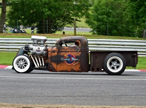 <b class=qtipBold><figcaption>CM14 0905</figcaption></b><br>Vintage Hot Rod Association, VHRA, National Street Rod Association, NSRA, American Speedfest IV, Brands Hatch, June 2016, automobiles, Autosport, Brands Hatch, cars, circuit racing, England, entertainment, European, June 2016 June 2016, Kent, motor racing, motor sport, motorracing, racing,<br><em>© ©2016 Chris McEvoy, all rights reserved, www.cjm-photography.co.uk.</em> CM14 0905