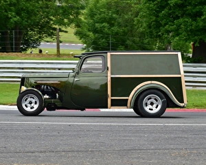 <b class=qtipBold><figcaption>CM14 0909</figcaption></b><br>Vintage Hot Rod Association, VHRA, National Street Rod Association, NSRA, American Speedfest IV, Brands Hatch, June 2016, automobiles, Autosport, Brands Hatch, cars, circuit racing, England, entertainment, European, June 2016 June 2016, Kent, motor racing, motor sport, motorracing, racing,<br><em>© ©2016 Chris McEvoy, all rights reserved, www.cjm-photography.co.uk.</em> CM14 0909