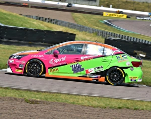 <b class=qtipBold><figcaption>CM15 9011 Jake Hill, Toyota Avensis</figcaption></b><br>Jake Hill, Toyota Avensis, BTCC Rockingham, Rockingham Motorsport Speedway, Sunday, 28th August, 2016, Autosport, British Touring Car Championship, BTCC, BTCC Rockingham, BTCC, cars, England, motor sport, Northamptonshire, racing circuit racing, Rockingham, Rockingham Raceway, , Touring Car Championship, touring cars, UK<br><em>© 2016 Chris McEvoy, all rights reserved, www.cjm-photography.co.uk.</em> CM15 9011 Jake Hill, Toyota Avensis
