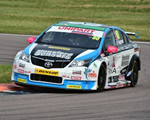 <b class=qtipBold><figcaption>CM15 9642 Tom Ingram, Toyota Avensis</figcaption></b><br>Tom Ingram, Toyota Avensis, BTCC Rockingham, Rockingham Motorsport Speedway, Sunday, 28th August, 2016, Autosport, British Touring Car Championship, BTCC, BTCC Rockingham, BTCC, cars, England, motor sport, Northamptonshire, racing circuit racing, Rockingham, Rockingham Raceway, , Touring Car Championship, touring cars, UK, saloon cars, tin tops,<br><em>© 2016 Chris McEvoy, all rights reserved, www.cjm-photography.co.uk.</em> CM15 9642 Tom Ingram, Toyota Avensis