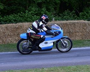 <b class=qtipBold><figcaption>CM19 9712 Alan Cathcart, Bianchi GP</figcaption></b><br>Alan Cathcart, Bianchi GP, Goodwood Festival of Speed, 2017, Peaks of Performance, Motorsports Game Changers, automobiles, cars, entertainment, Festival of Speed, FoS, Goodwood, heritage, contemporary, modern, hill climb, July, June, motor sport, motorcars, nostalgia, racing, speed, sports, West Sussex.<br><em>© 2017 Chris McEvoy, www.cjm-photography.co.uk, all rights reserved</em> CM19 9712 Alan Cathcart, Bianchi GP