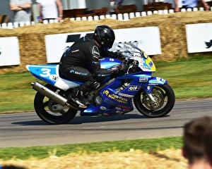 <b class=qtipBold><figcaption>CM20 0370 Jim Moodie, Honda CBR600</figcaption></b><br>Jim Moodie, Honda CBR600, Goodwood Festival of Speed, 2017, Peaks of Performance, Motorsports Game Changers, automobiles, cars, entertainment, Festival of Speed, FoS, Goodwood, heritage, contemporary, modern, hill climb, motor bike racing, sports bikes, motor cycles, motorcycles, bikes, two wheels, July, June, motor sport, motorcars, nostalgia, racing, speed, sports, West Sussex., Moving Motor Show,<br><em>© 2017 Chris McEvoy, www.cjm-photography.co.uk, all rights reserved</em> CM20 0370 Jim Moodie, Honda CBR600
