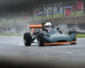 <b class=qtipBold><figcaption>CM25 9129 Fraser Collins, Lola T580</figcaption></b><br>Fraser Collins, Lola T580, Historic Formula Ford 2000, HSCC, Historic Race Meeting, Brands Hatch, September 2018, cars, Classic Racing Cars, Historic Racing, Historic Sports Car Club, autosport, motor racing, motor sport, nostalgia, racing cars, outdoors, racing, circuit racing, racing, speed, Indy circuit, single seaters, monoposto, rooster tail, wet race, rain, spray,<br><em>© 2018 Chris McEvoy, www.cjm-photography.co.uk, all rights reserved</em> CM25 9129 Fraser Collins, Lola T580