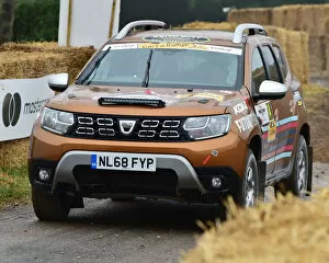 Images Dated 7th July 2019: CM28 9171 Race2Recovery, Dacia Duster