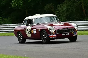Classic Motor Racing Gallery: CM33 3811 Michael Boyle, MG B Roadster