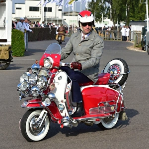 <b class=qtipBold><figcaption>CM4 9061 Mod's on scooters</figcaption></b><br>Mod's on scooters, Goodwood Revival 2014, Goodwood Revival 2014, Goodwood, Revival, scooters, MODs, Lambretta, nostalgia, Goodwood Transport Corps,<br><em>© A© 2014 Chris McEvoy, all rights reserved, www.cjm-photography.co.uk.</em> CM4 9061 Mod's on scooters