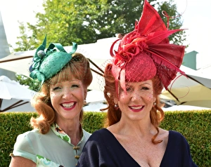 <b class=qtipBold><figcaption>CM4 9074 Glamorous ladies in hats</figcaption></b><br>Glamorous ladies in hats, Goodwood Revival 2014, Goodwood Revival 2014 Saturday, Goodwood, fashion, vintage, glamour, hats, revival,<br><em>© A© 2014 Chris McEvoy, all rights reserved, www.cjm-photography.co.uk.</em> CM4 9074 Glamorous ladies in hats